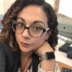 Meet your Posher, Raquel